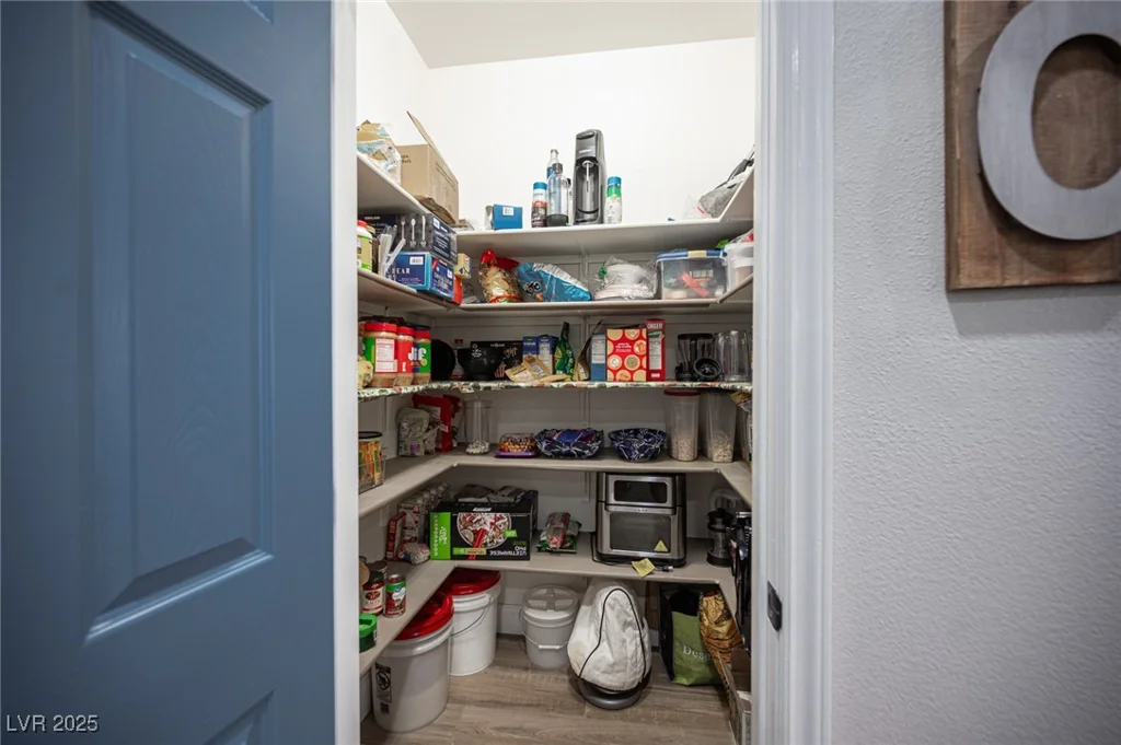 5815 Pristine Falls, Las Vegas, NV 89131