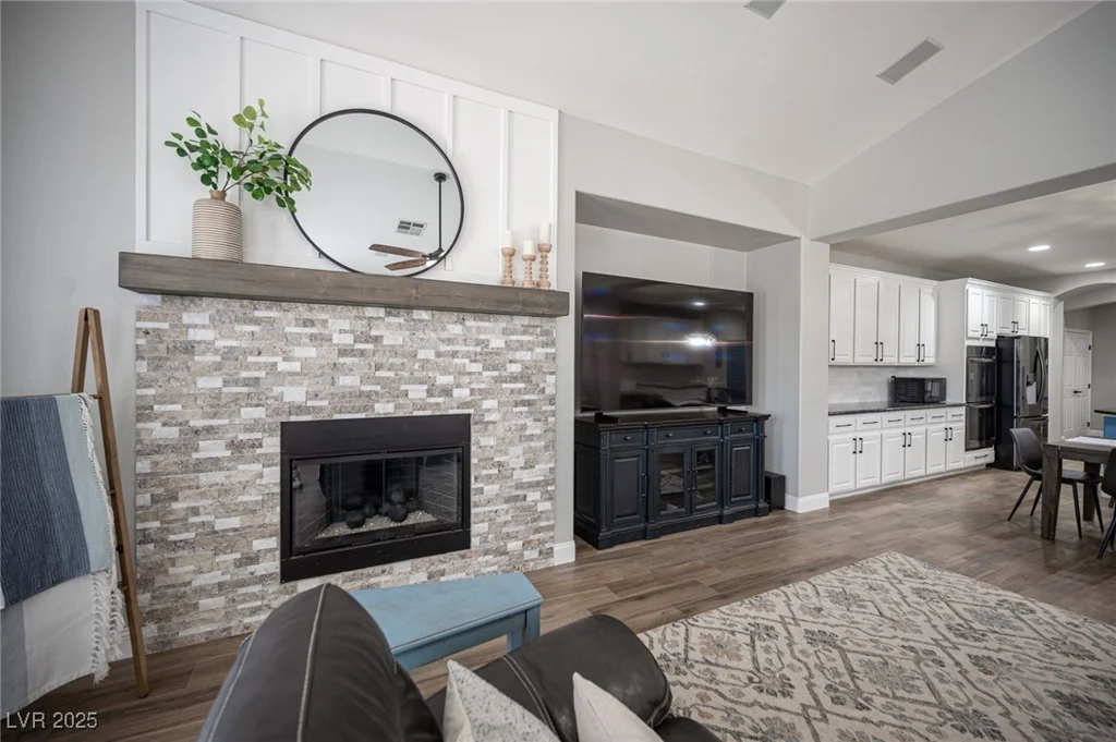 5815 Pristine Falls, Las Vegas, NV 89131