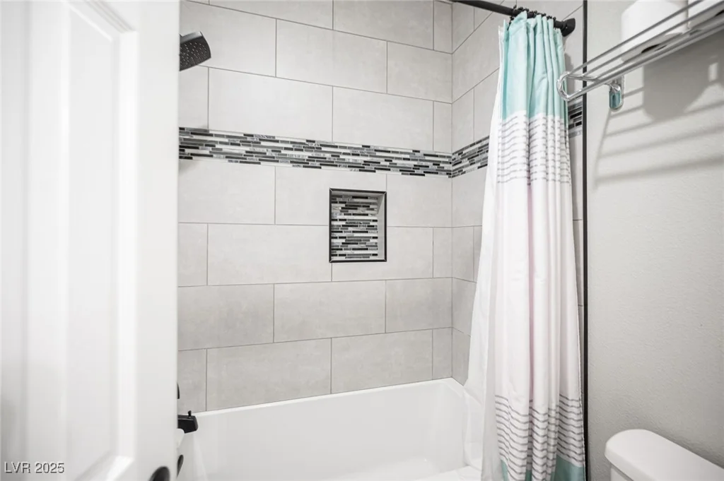 5815 Pristine Falls, Las Vegas, NV 89131