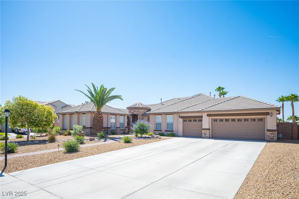 5815 Pristine Falls, Las Vegas, NV 89131
