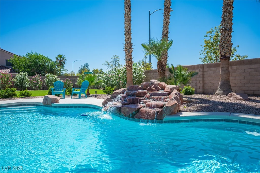 5815 Pristine Falls, Las Vegas, NV 89131