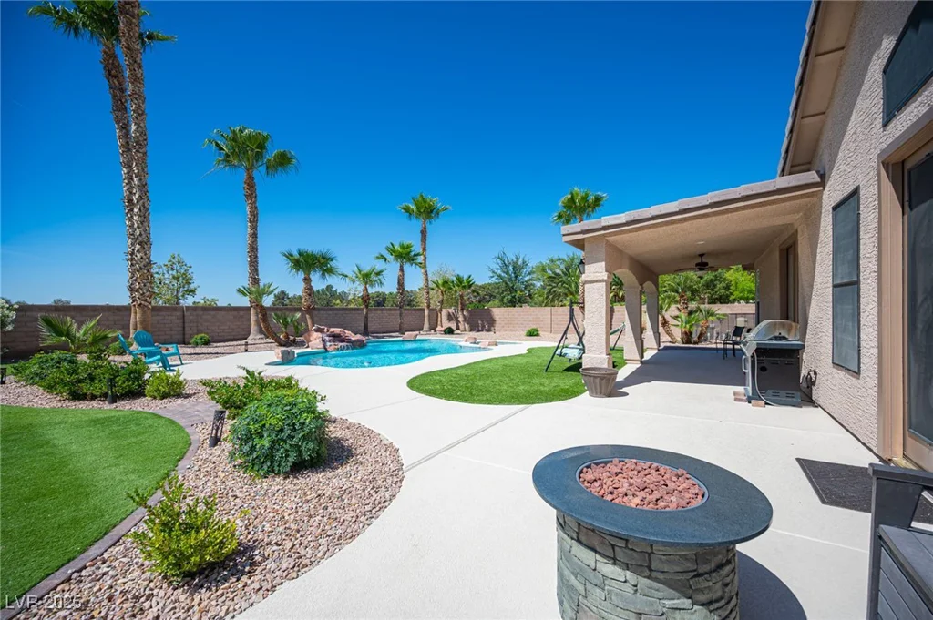 5815 Pristine Falls, Las Vegas, NV 89131