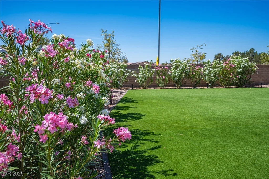 5815 Pristine Falls, Las Vegas, NV 89131
