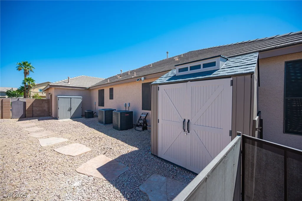 5815 Pristine Falls, Las Vegas, NV 89131