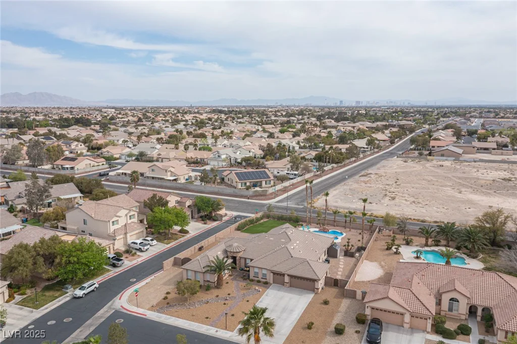 5815 Pristine Falls, Las Vegas, NV 89131