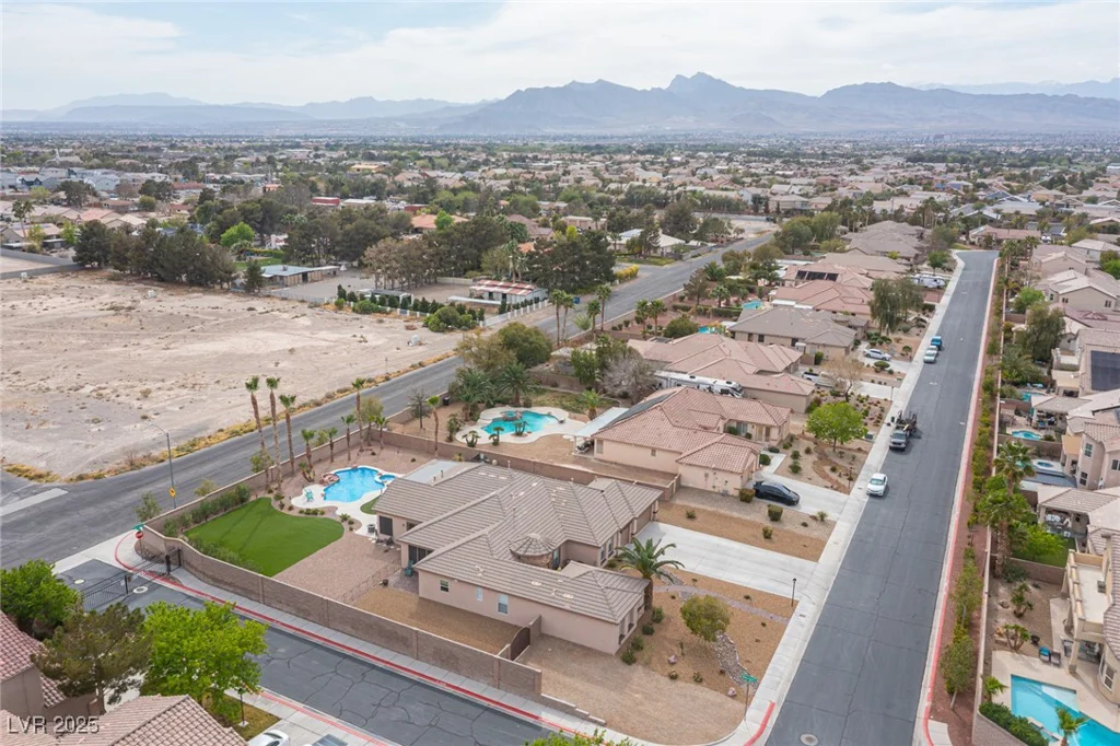 5815 Pristine Falls, Las Vegas, NV 89131