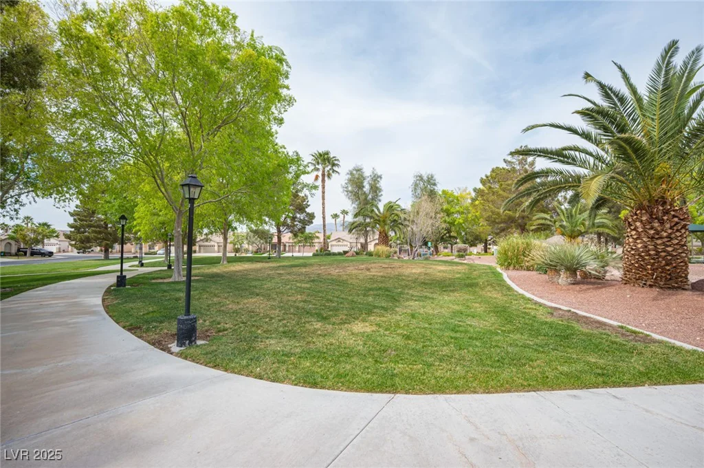 5815 Pristine Falls, Las Vegas, NV 89131