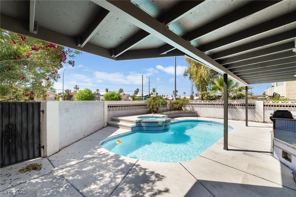 2211 Arborwood, Las Vegas, NV 89142
