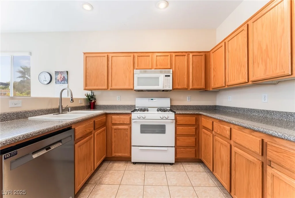 5322 Kadena Garden, North Las Vegas, NV 89031
