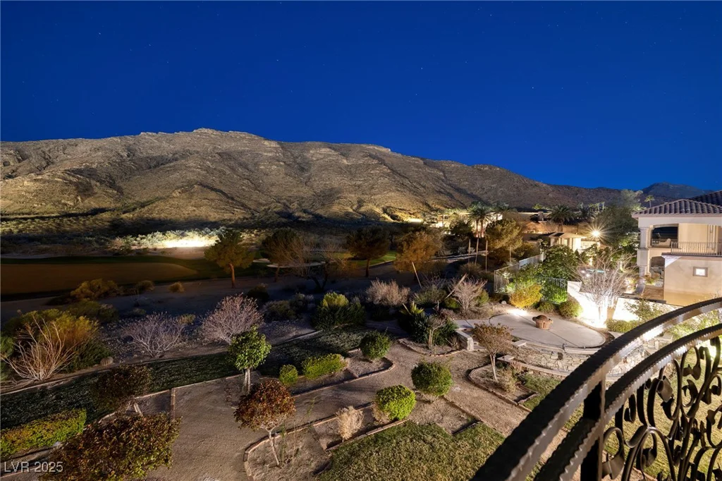 2619 Red Arrow, Las Vegas, NV 89135