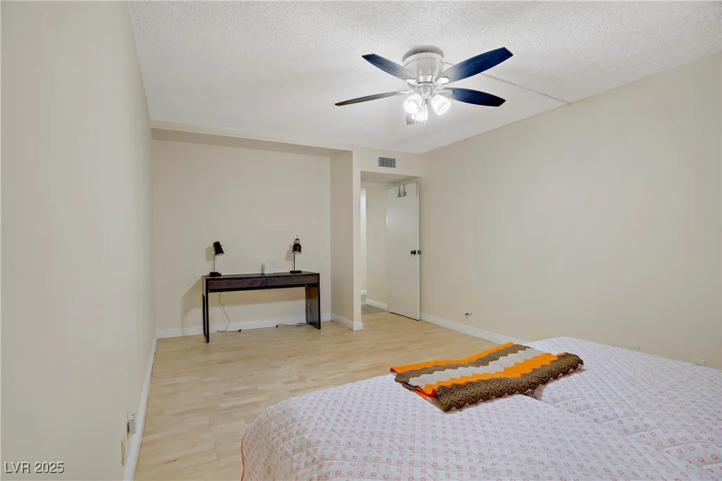 725 Royal Crest, Las Vegas, NV 89169
