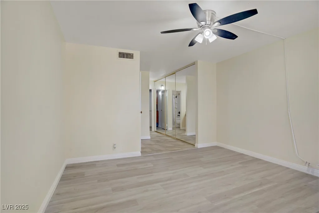 725 Royal Crest, Las Vegas, NV 89169