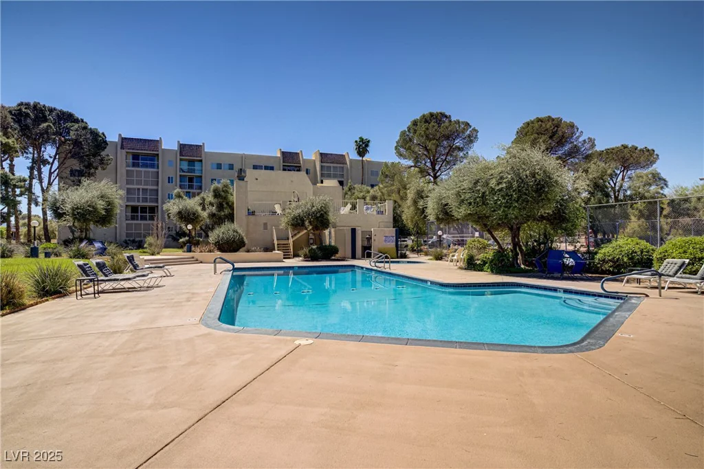 725 Royal Crest, Las Vegas, NV 89169