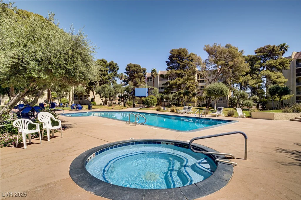 725 Royal Crest, Las Vegas, NV 89169