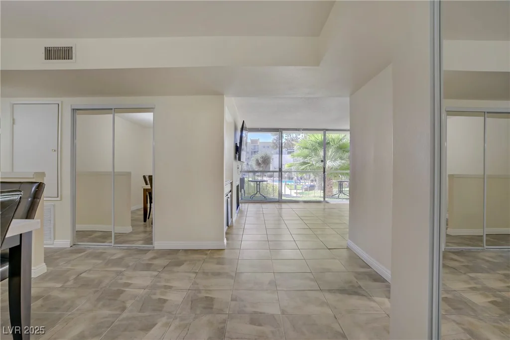 725 Royal Crest, Las Vegas, NV 89169