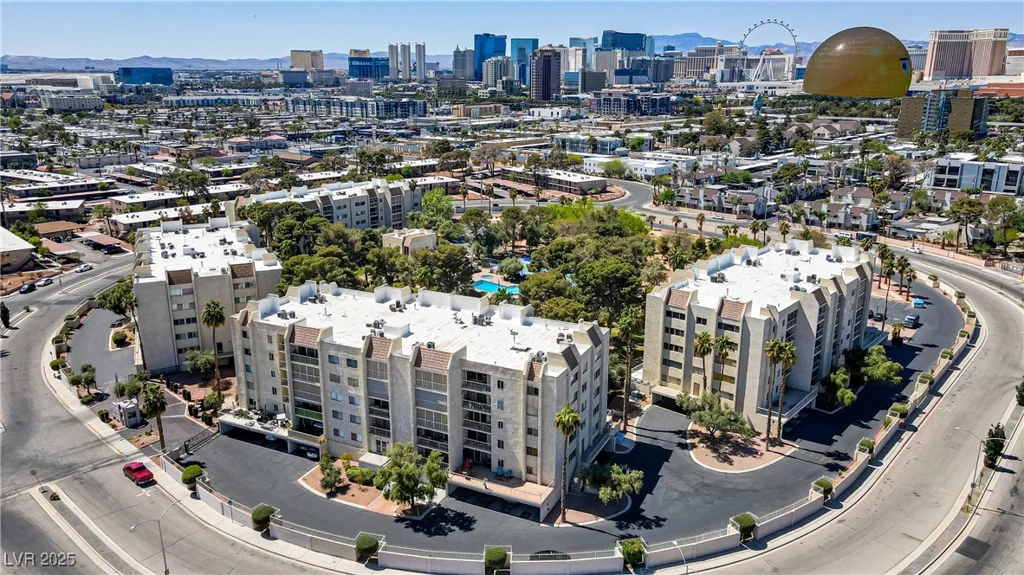 725 Royal Crest, Las Vegas, NV 89169
