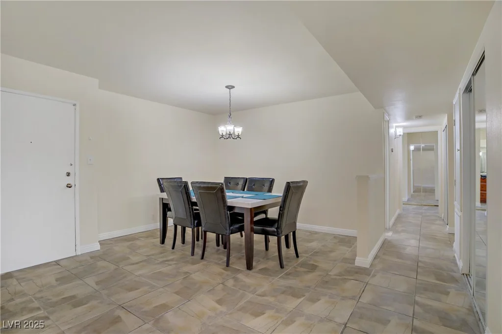 725 Royal Crest, Las Vegas, NV 89169