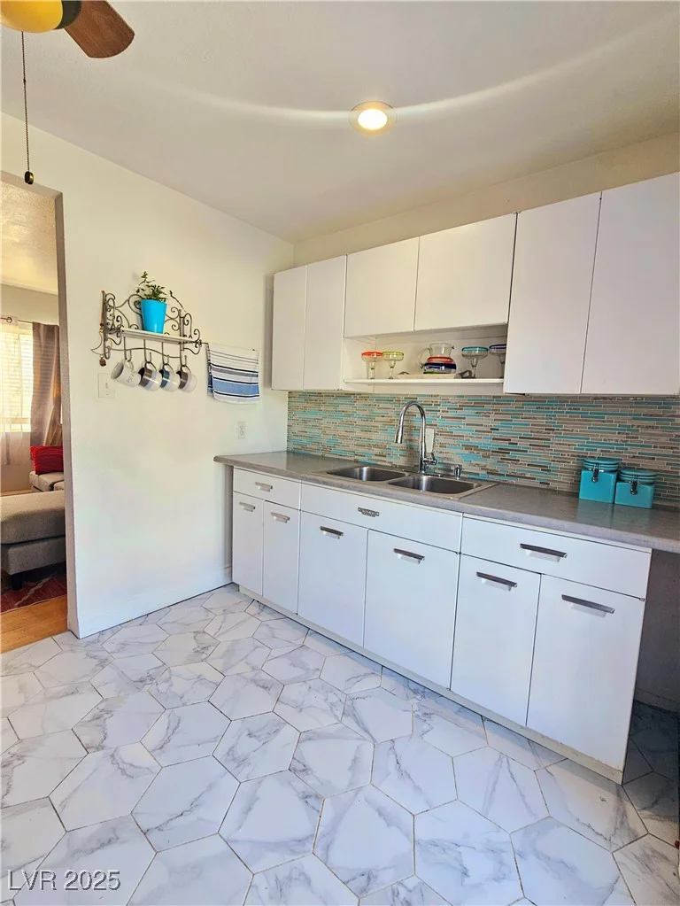424 16th, Las Vegas, NV 89101