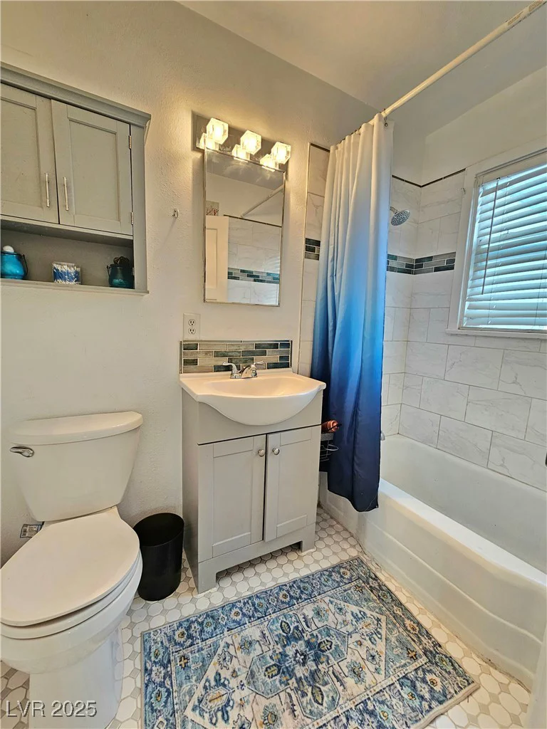 424 16th, Las Vegas, NV 89101