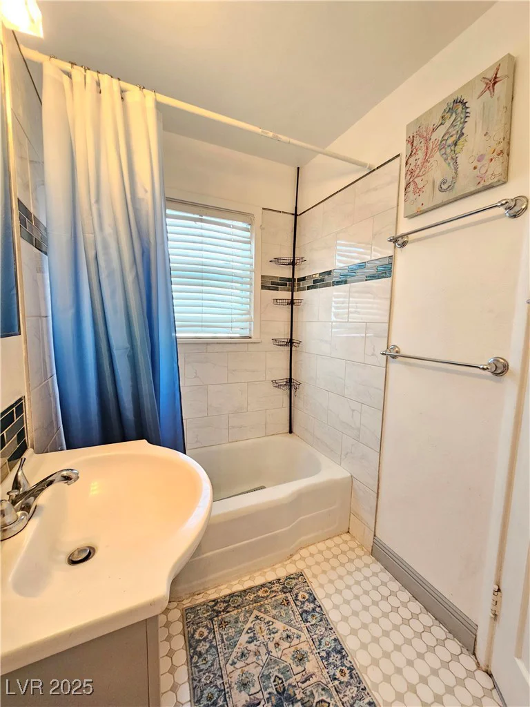 424 16th, Las Vegas, NV 89101