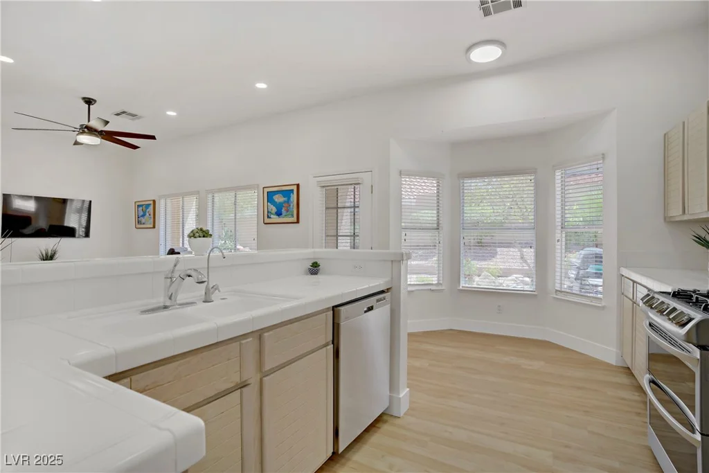 1736 Saddleback, Henderson, NV 89014