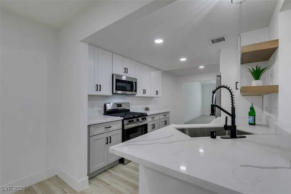 5608 Ridgeline, Las Vegas, NV 89107
