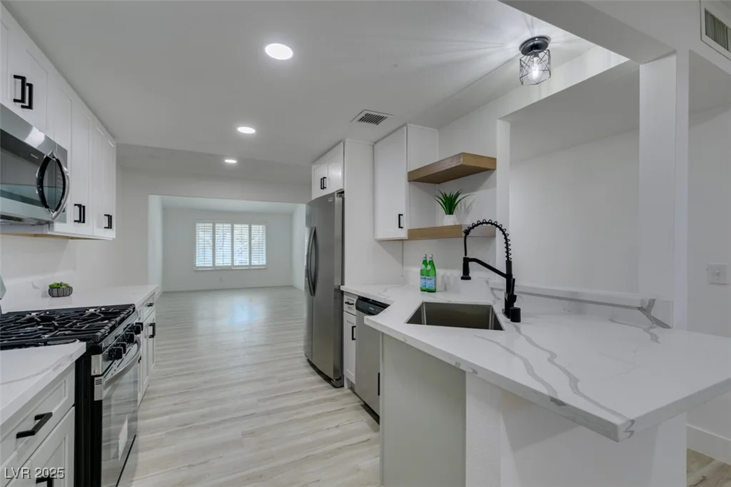5608 Ridgeline, Las Vegas, NV 89107