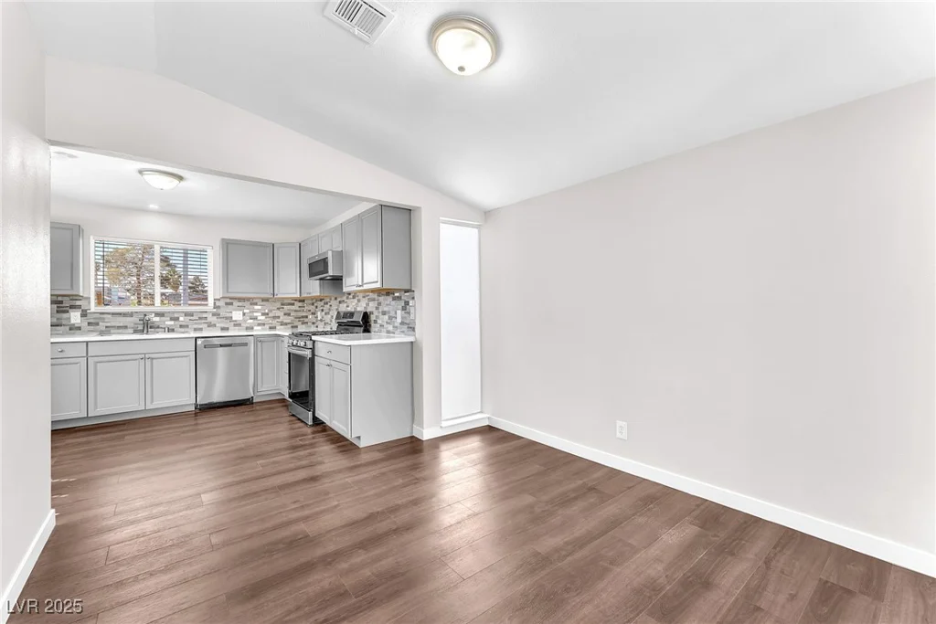 6770 Laronda, Las Vegas, NV 89156