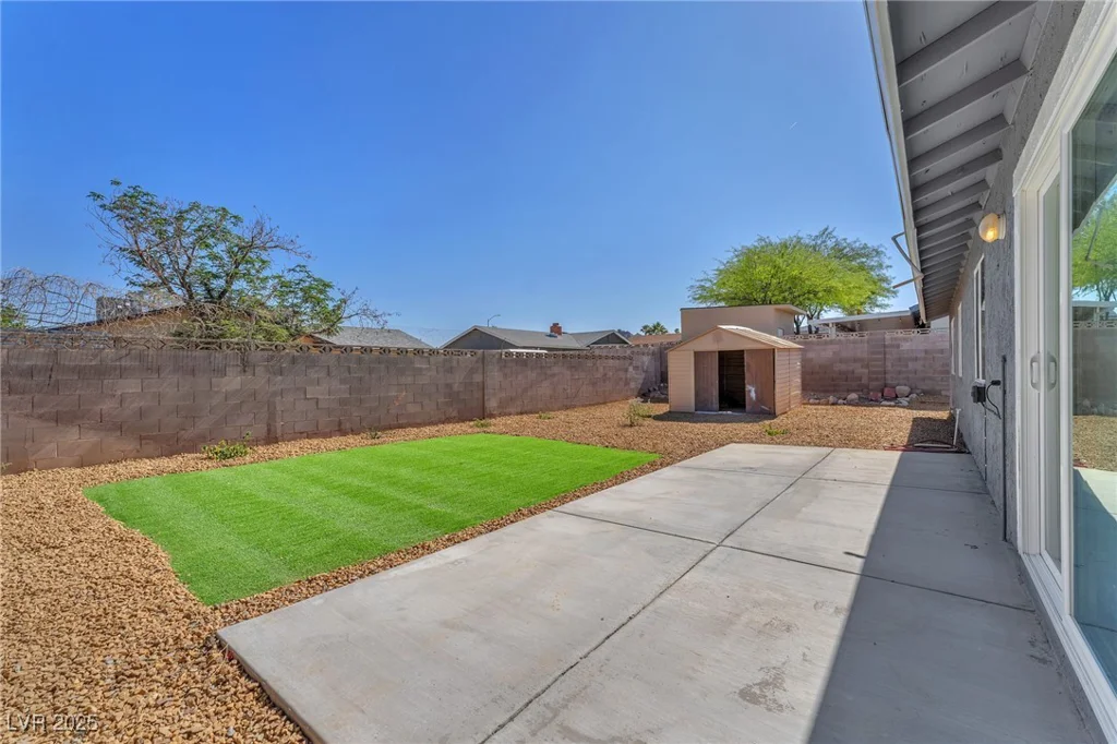 6770 Laronda, Las Vegas, NV 89156