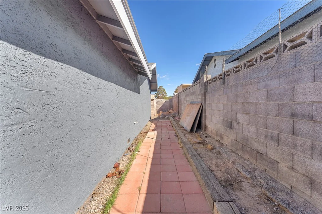 6770 Laronda, Las Vegas, NV 89156
