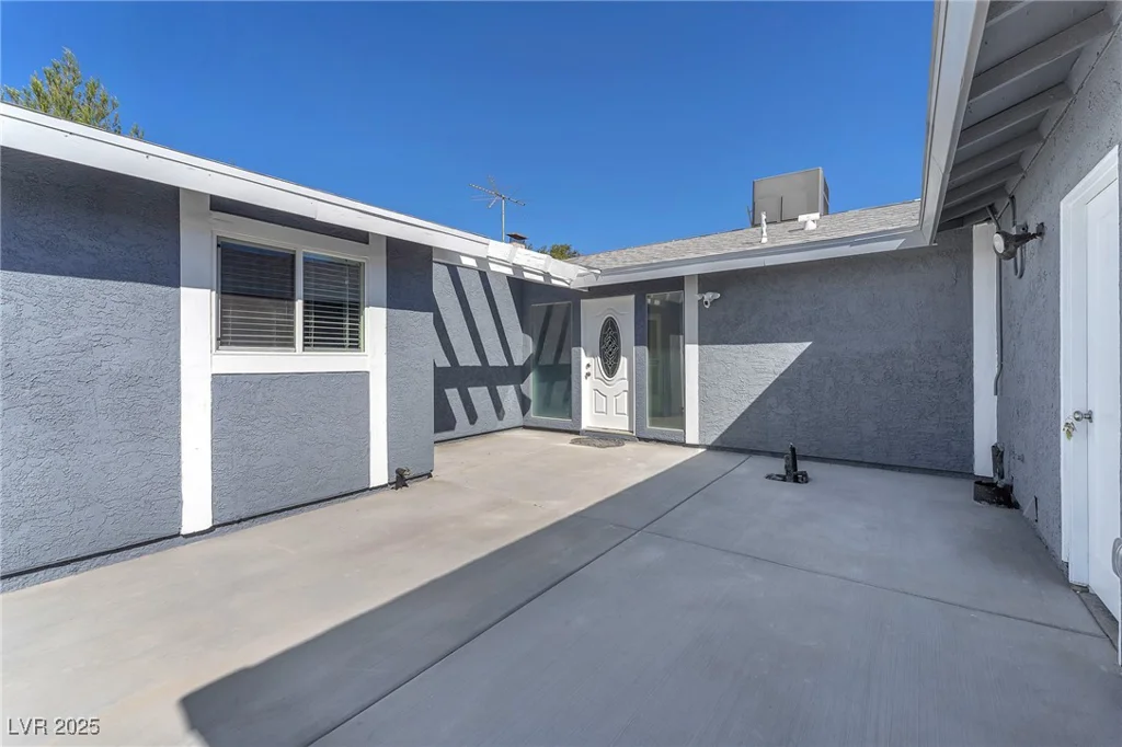 6770 Laronda, Las Vegas, NV 89156
