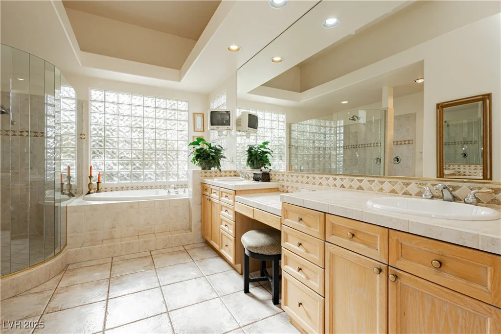 205 Aventura, Las Vegas, NV 89144