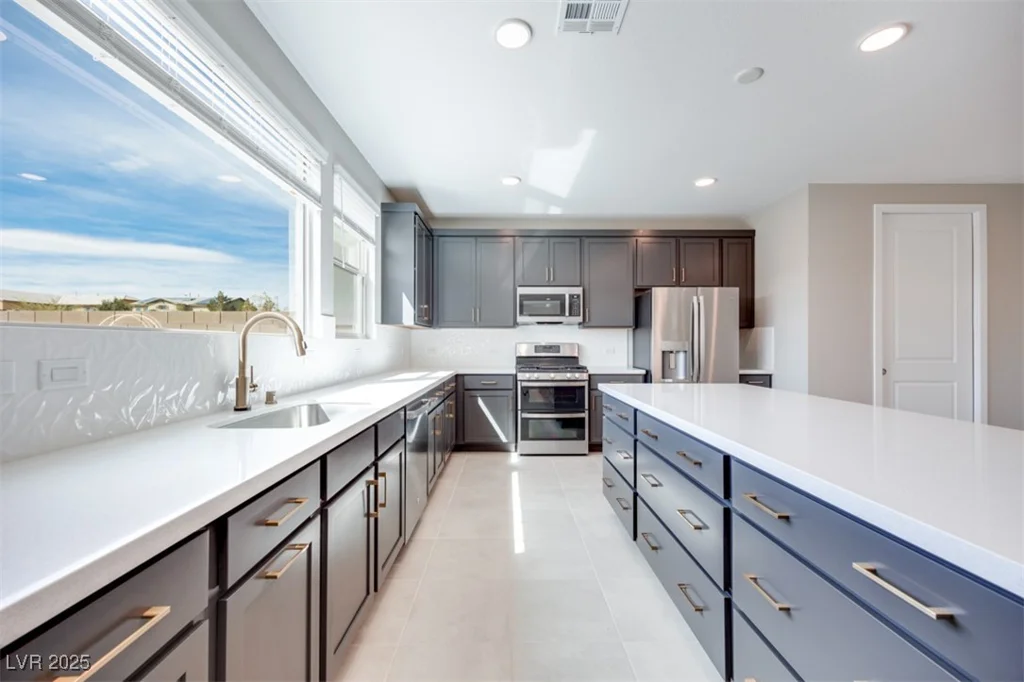 1410 Crimson Sunbird, North Las Vegas, NV 89084