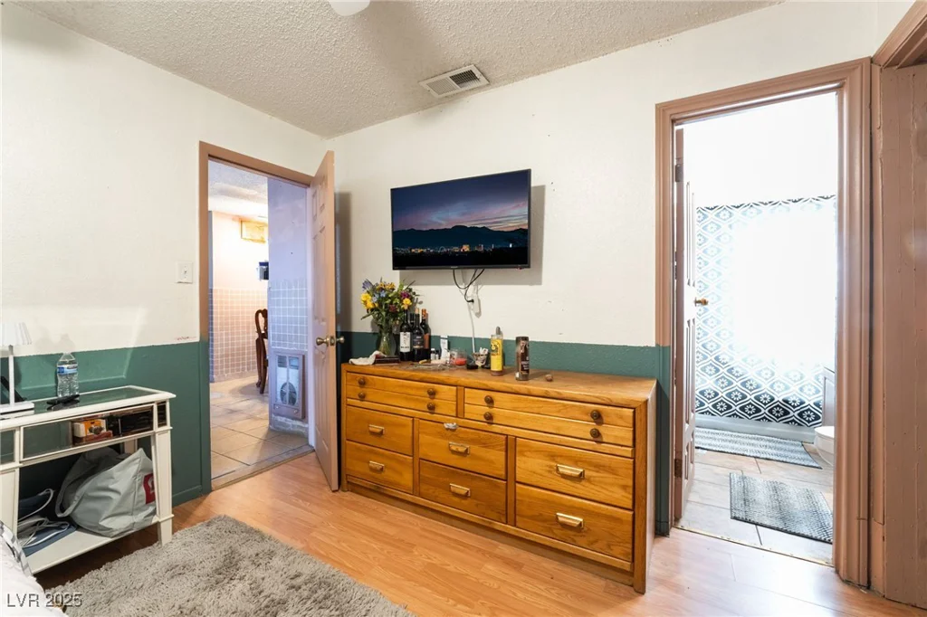 3421 Thomas, North Las Vegas, NV 89030