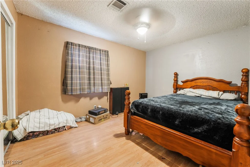 3421 Thomas, North Las Vegas, NV 89030