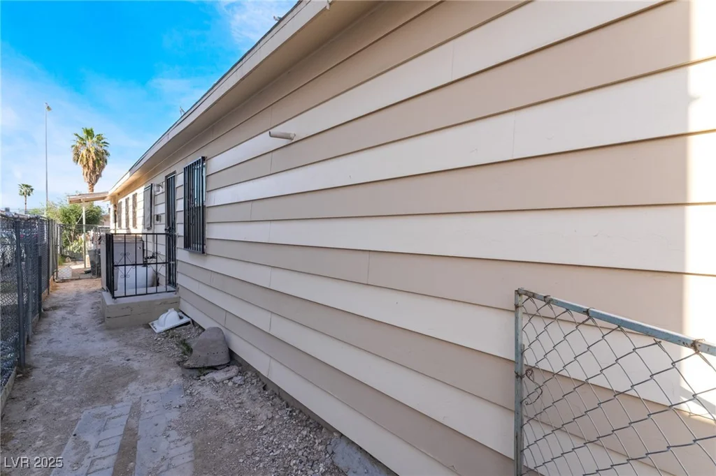 3421 Thomas, North Las Vegas, NV 89030