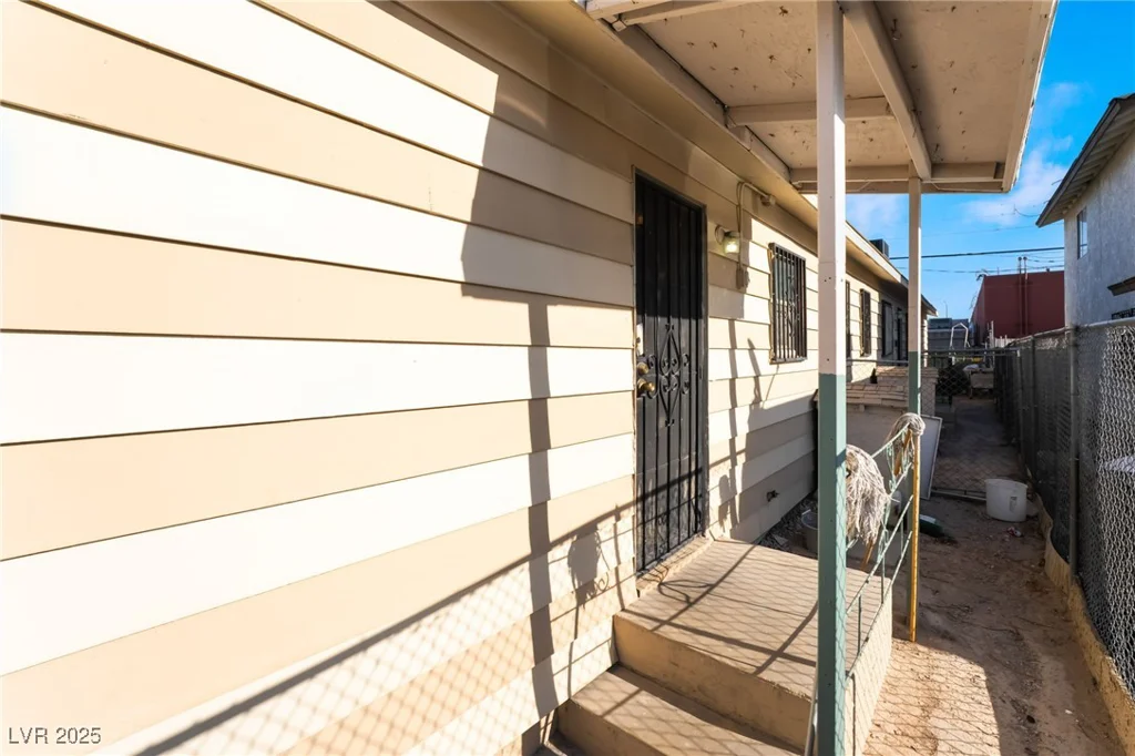 3421 Thomas, North Las Vegas, NV 89030