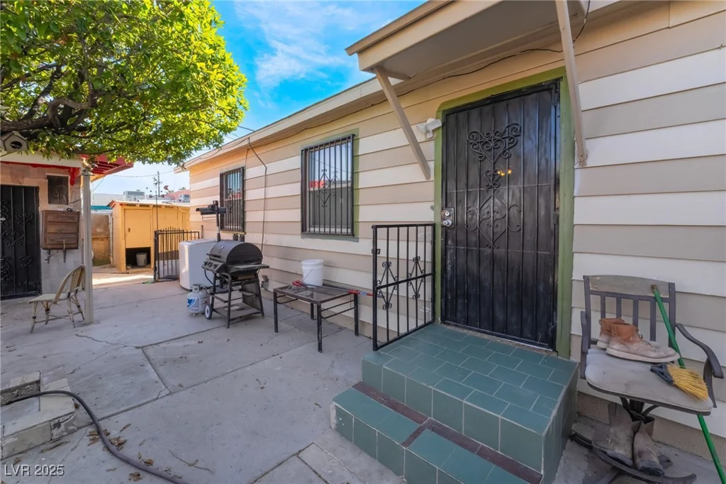 3421 Thomas, North Las Vegas, NV 89030