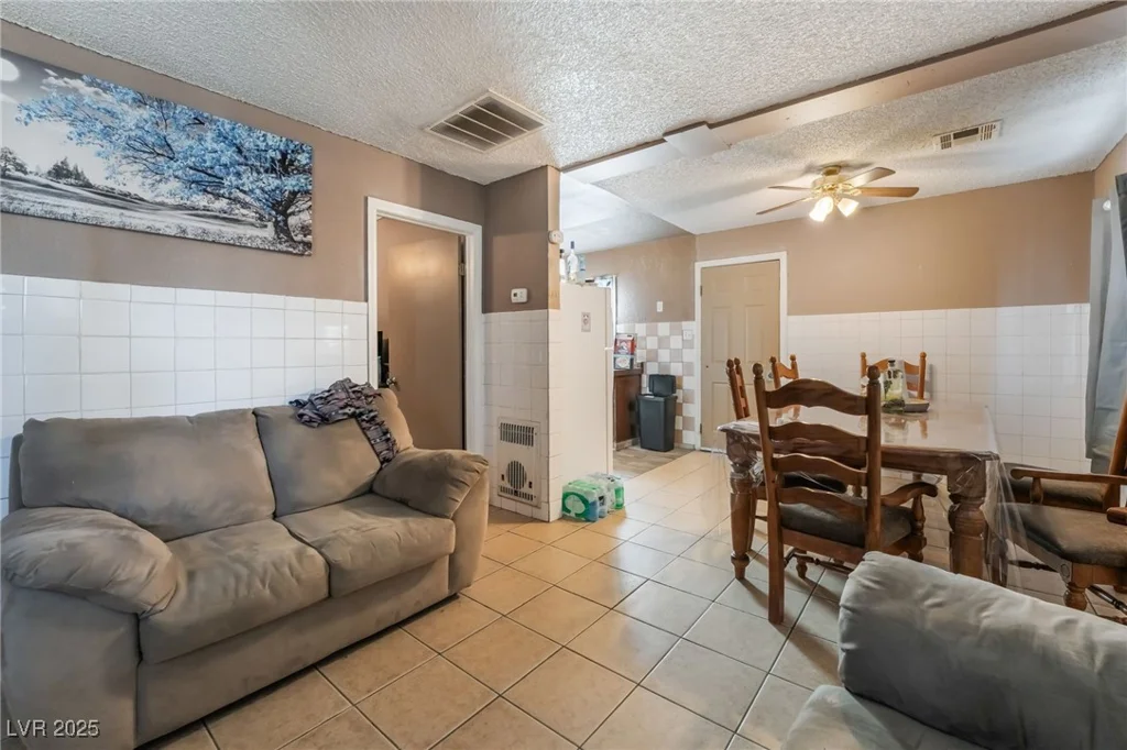 3421 Thomas, North Las Vegas, NV 89030