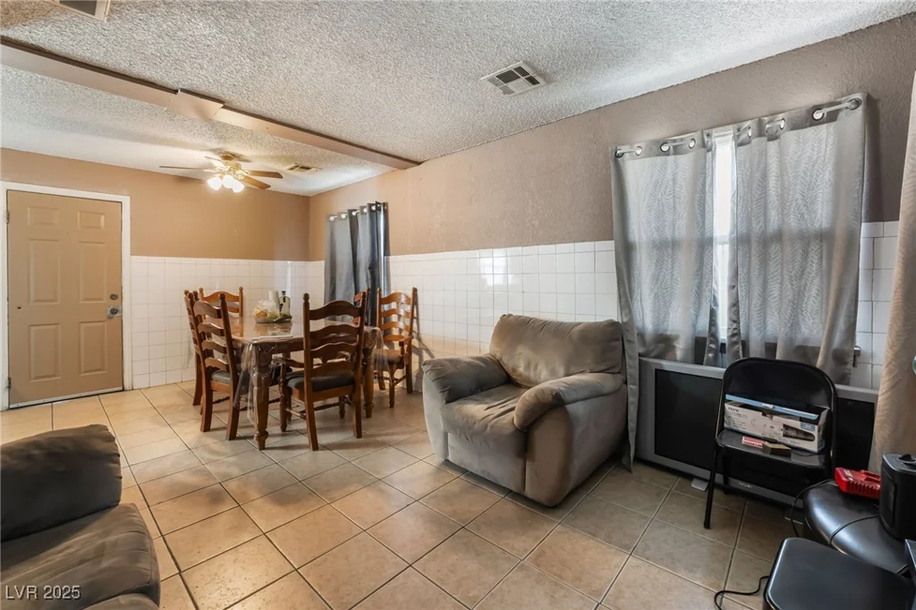 3421 Thomas, North Las Vegas, NV 89030