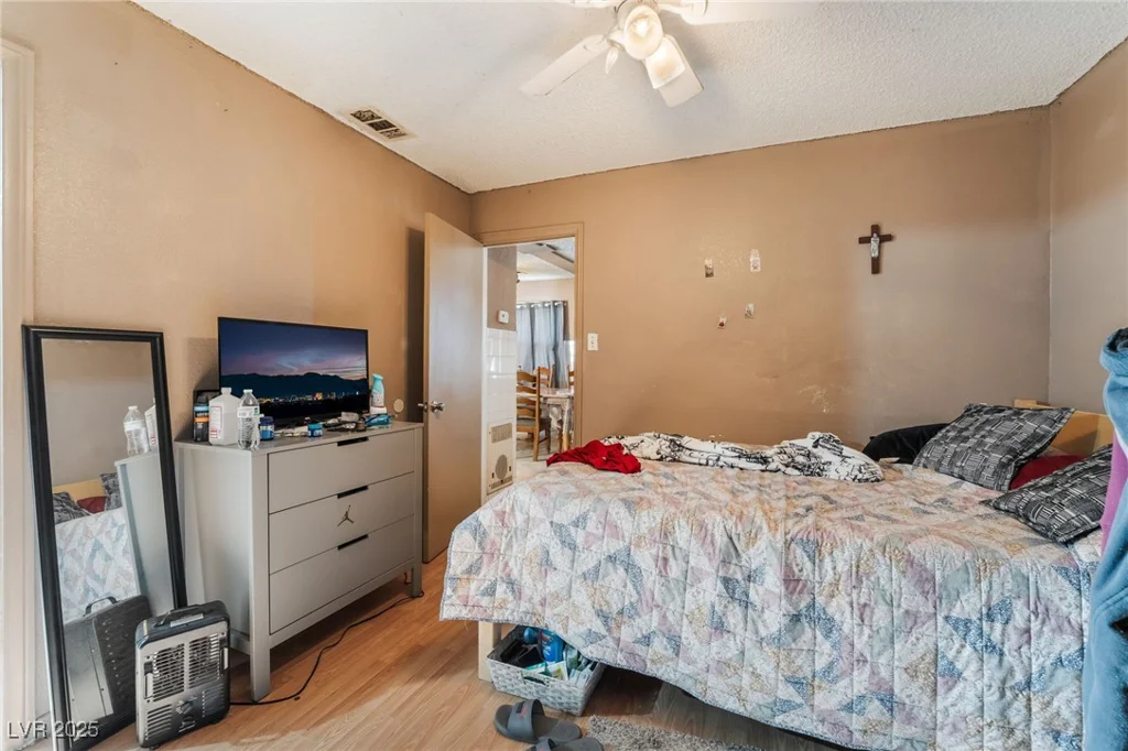 3421 Thomas, North Las Vegas, NV 89030