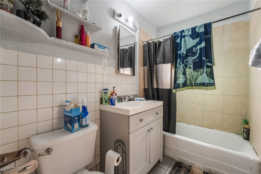 3421 Thomas, North Las Vegas, NV 89030