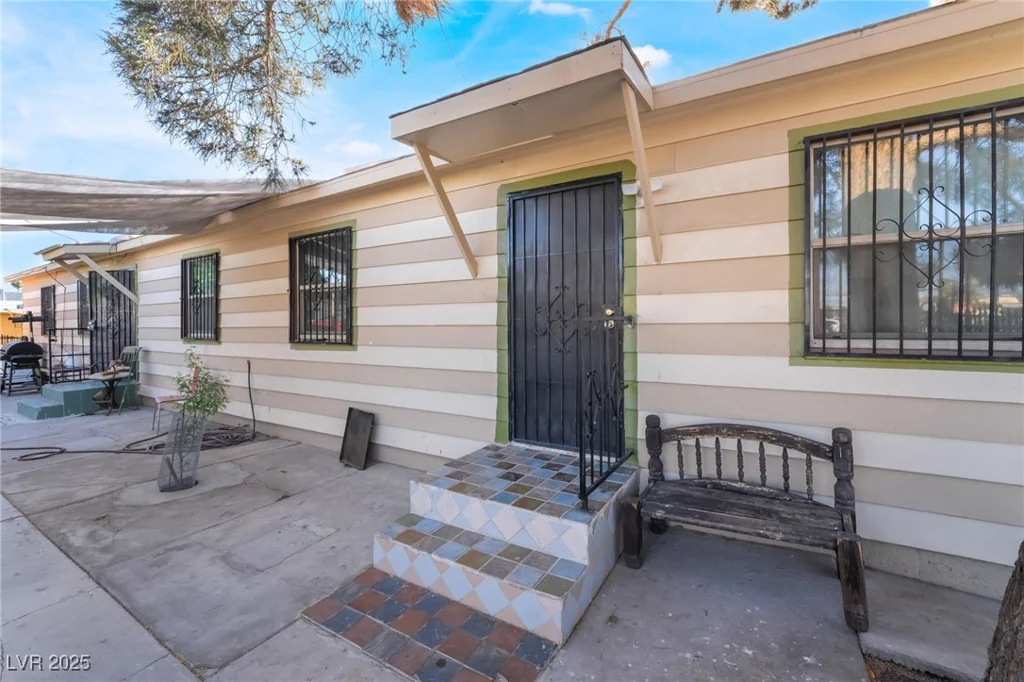 3421 Thomas, North Las Vegas, NV 89030