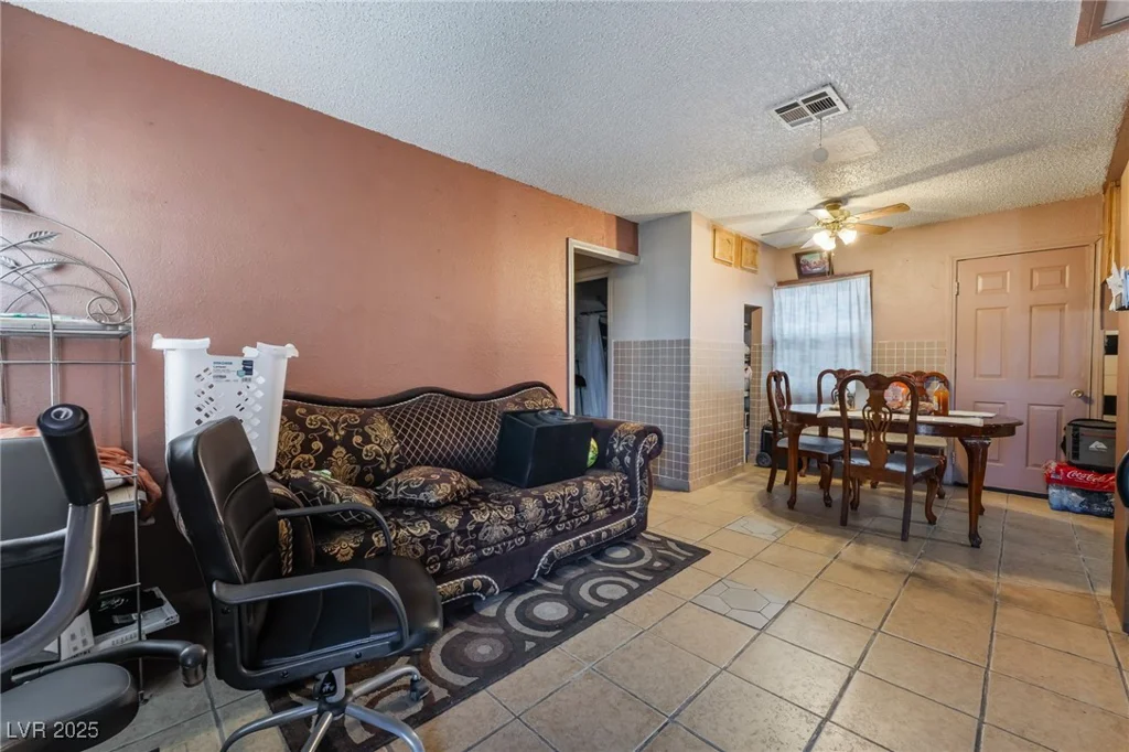3421 Thomas, North Las Vegas, NV 89030