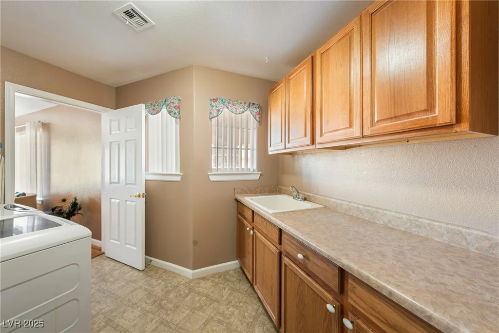 5481 Lincolnwood, Pahrump, NV 89061
