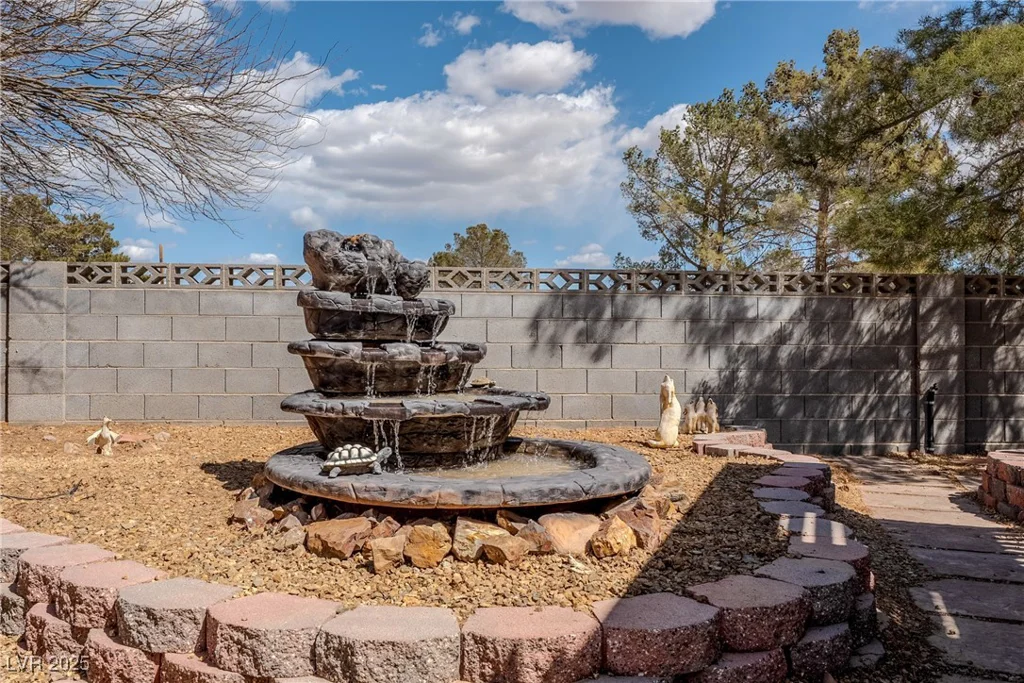 5481 Lincolnwood, Pahrump, NV 89061