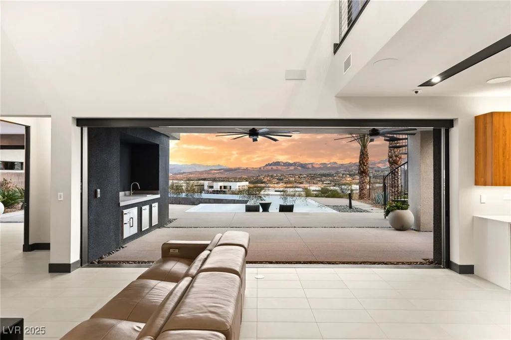 12 Falling Canyon, Henderson, NV 89011