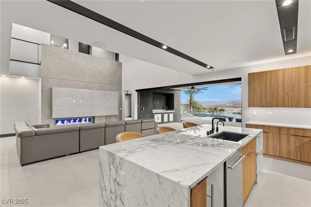 12 Falling Canyon, Henderson, NV 89011
