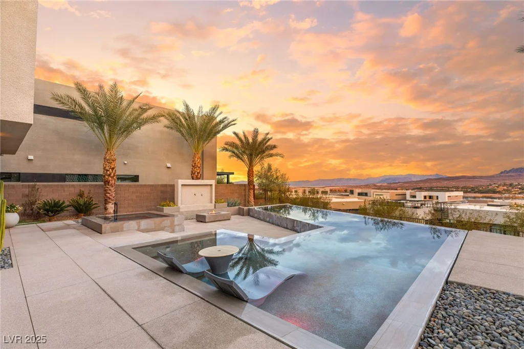 12 Falling Canyon, Henderson, NV 89011