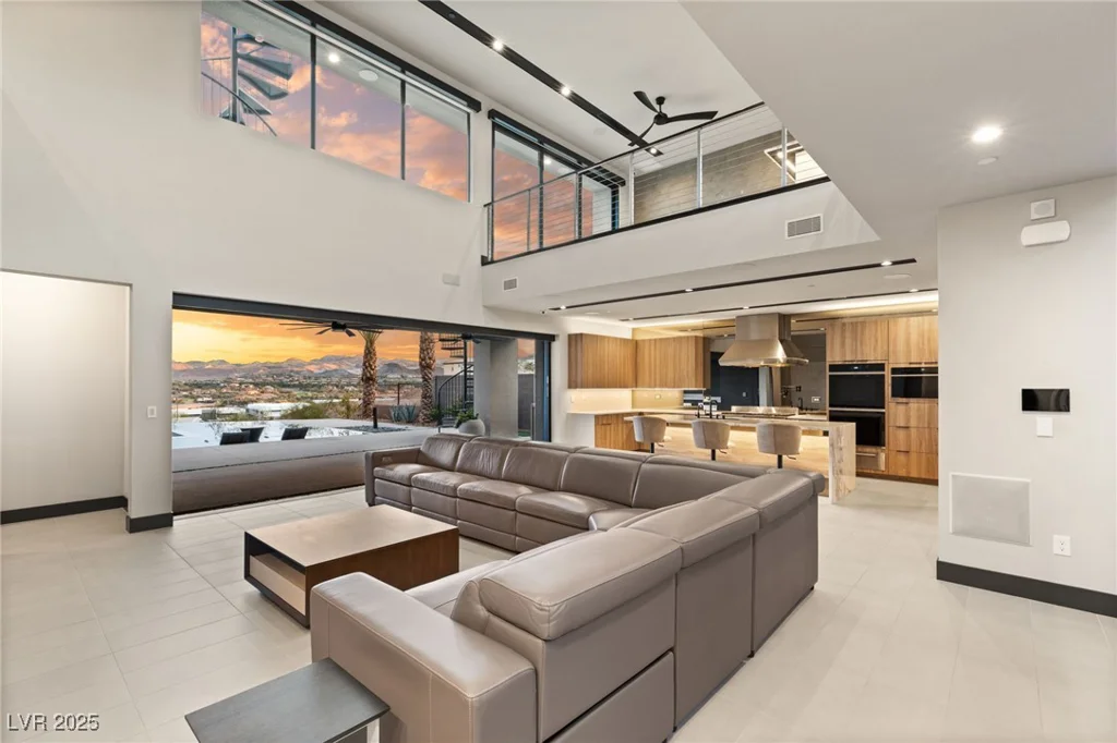 12 Falling Canyon, Henderson, NV 89011